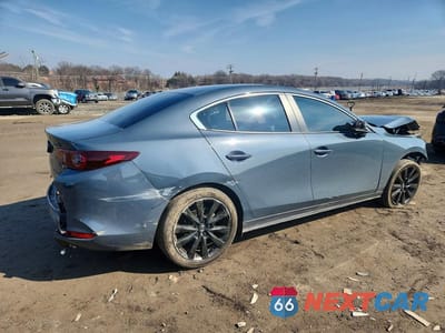 Trzecie zdjęcie samochodu z tyłu: 2023 MAZDA 3 PREFERRED VIN:3MZBPACM2PM377748 - miniatura