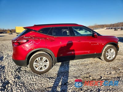 Trzecie zdjęcie samochodu z tyłu: 2021 CHEVROLET BLAZER 2LT VIN:3GNKBCRSXMS550305 - miniatura