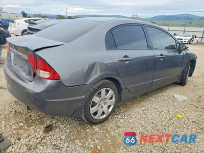 Trzecie zdjęcie samochodu z tyłu: 2009 HONDA CIVIC LX VIN:1HGFA165X9L021886 - miniatura