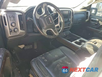 Zdjęcie 8 z 11 samochodu: 2017 GMC SIERRA K2500 SLE VIN:1GT12SEG6HF136383 - miniatura