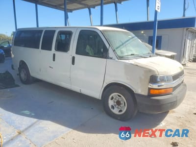Czwarte zdjęcie samochodu z boku: 2015 CHEVROLET EXPRESS G3500 LT VIN:1GAZG1FG4F1252035 - miniatura