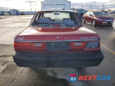 Zdjęcie 6 z 11 samochodu: 1989 TOYOTA CAMRY DLX VIN:JT2SV21E7K3372011 - miniatura