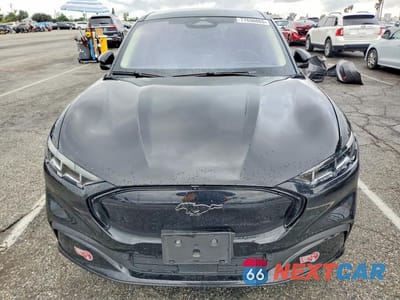 Piąte zdjęcie samochodu w środku: 2024 FORD MUSTANG MACH-E PREMIUM VIN:3FMTK3S51RMA14089 - miniatura