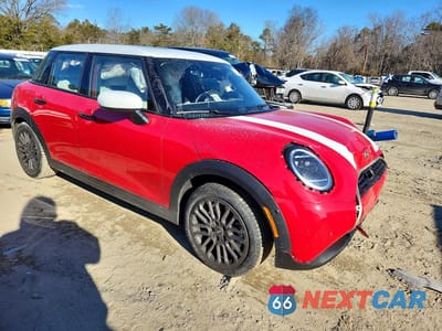 Czwarte zdjęcie samochodu z boku: 2026 MINI COOPER BASE VIN:WMW43GD0XT2X81613 - miniatura