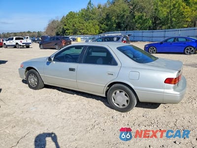 Drugie zdjęcie samochodu z przodu: 2000 TOYOTA CAMRY CE VIN:4T1BG22K9YU002912 - miniatura