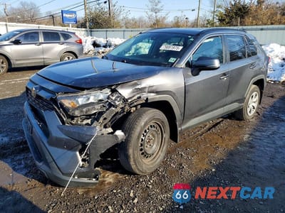 2021 TOYOTA RAV4 LE 2T3G1RFV5MC198855 - główne zdjęcie licytacji z USA - miniatura