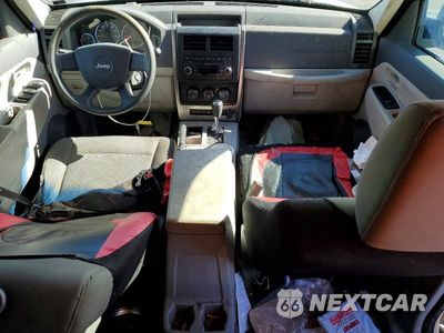 Zdjęcie 8 z 11 samochodu: 2008 JEEP LIBERTY SPORT VIN:1J8GP28K88W245402 - miniatura