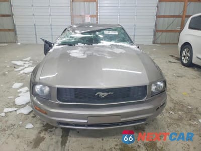 Piąte zdjęcie samochodu w środku: 2008 FORD MUSTANG VIN:1ZVHT80N485137703 - miniatura