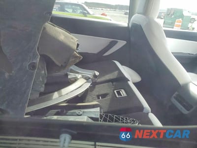 Zdjęcie 10 z 11 samochodu: 2022 TESLA MODEL Y VIN:7SAYGDEF6NF489373 - miniatura