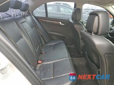 Zdjęcie 10 z 12 samochodu: 2013 MERCEDES-BENZ C 250 VIN:WDDGF4HB9DA743465 - miniatura