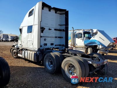 Trzecie zdjęcie samochodu z tyłu: 2025 VOLVO VNL SEMI TRUCK VIN:4V4BC9EH3SN696544 - miniatura