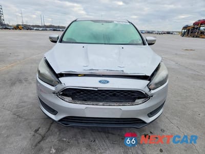 Piąte zdjęcie samochodu w środku: 2017 FORD FOCUS SE VIN:1FADP3K2XHL231677 - miniatura
