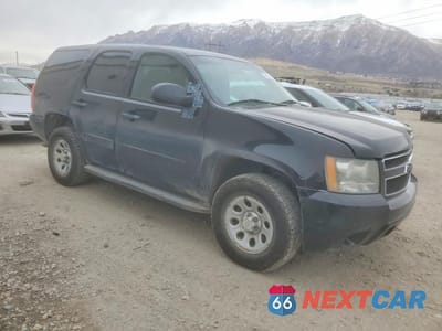 Czwarte zdjęcie samochodu z boku: 2011 CHEVROLET TAHOE SPECIAL VIN:1GNSK2E00BR244406 - miniatura