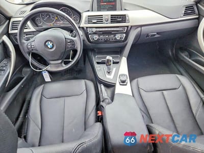 Zdjęcie 8 z 12 samochodu: 2018 BMW 320 I VIN:WBA8A9C54JAH14446 - miniatura