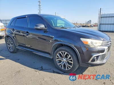 Czwarte zdjęcie samochodu z boku: 2018 MITSUBISHI OUTLANDER SPORT ES VIN:JA4AR3AW1JU025556 - miniatura