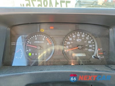 Zdjęcie 9 z 12 samochodu: 2010 ISUZU NPR VIN:JALC4W168A7003971 - miniatura