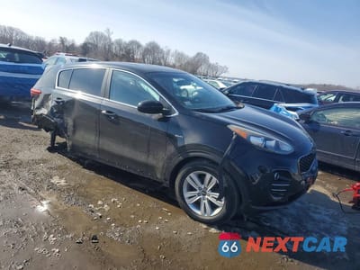 Czwarte zdjęcie samochodu z boku: 2017 KIA SPORTAGE LX VIN:KNDPMCAC9H7032834 - miniatura