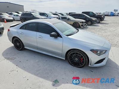 Czwarte zdjęcie samochodu z boku: 2023 MERCEDES-BENZ CLA 250 VIN:W1K5J4GB8PN351081 - miniatura