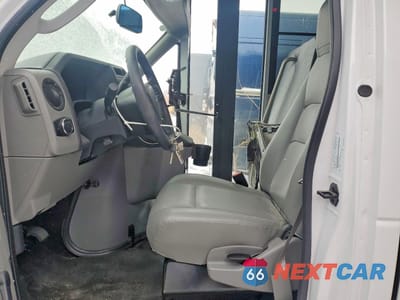 Zdjęcie 7 z 13 samochodu: 2025 FORD ECONOLINE E350 SUPER DUTY CUTAWAY VAN VIN:1FDEE3FN8SDD15115 - miniatura