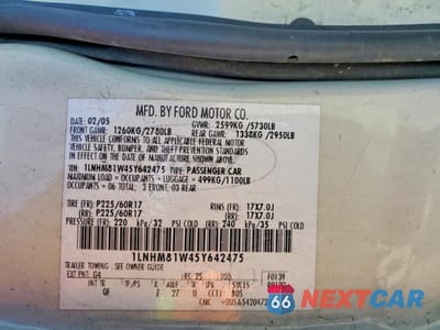 Zdjęcie 12 z 13 samochodu: 2005 LINCOLN TOWN CAR SIGNATURE VIN:1LNHM81W45Y642475 - miniatura