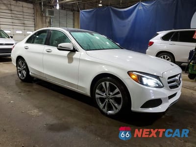 Czwarte zdjęcie samochodu z boku: 2018 MERCEDES-BENZ C 300 4MATIC VIN:55SWF4KB0JU242058 - miniatura