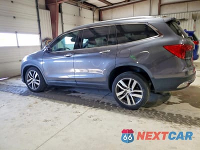 Drugie zdjęcie samochodu z przodu: 2017 HONDA PILOT TOURING VIN:5FNYF6H94HB032910 - miniatura