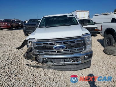 Piąte zdjęcie samochodu w środku: 2024 FORD F250 SUPER DUTY FLATBED TRUCK VIN:1FT8W2BT7REE82390 - miniatura