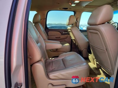 Zdjęcie 11 z 12 samochodu: 2011 CHEVROLET SUBURBAN K1500 LTZ VIN:1GNSKKE31BR329992 - miniatura