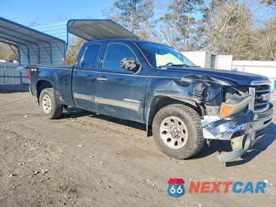 Czwarte zdjęcie samochodu z boku: 2011 GMC SIERRA K1500 SL VIN:1GTR2UEA1BZ109480 - miniatura