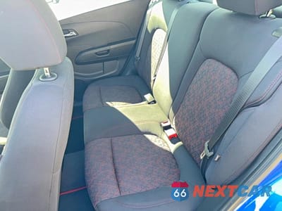 Zdjęcie 6 z 10 samochodu: 2018 CHEVROLET SONIC LT VIN:1G1JD5SH5J4100431 - miniatura