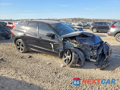 Czwarte zdjęcie samochodu z boku: 2021 VOLVO XC60 T5 R-DESIGN VIN:YV4102RM8M1840160 - miniatura