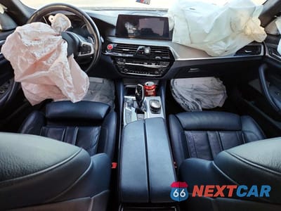 Zdjęcie 8 z 12 samochodu: 2018 BMW M550XI VIN:WBAJB9C56JB049247 - miniatura