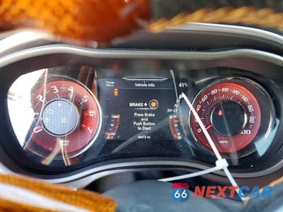 Zdjęcie 9 z 11 samochodu: 2020 DODGE CHALLENGER SRT HELLCAT VIN:2C3CDZC93LH179350 - miniatura