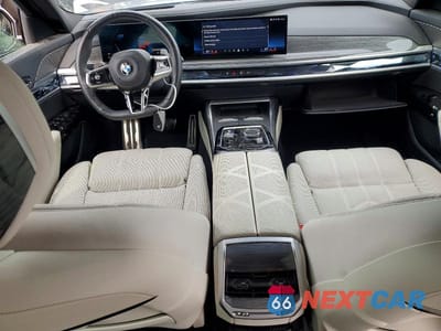 Zdjęcie 8 z 12 samochodu: 2023 BMW 760 XI VIN:WBA33EJ05PCN11130 - miniatura