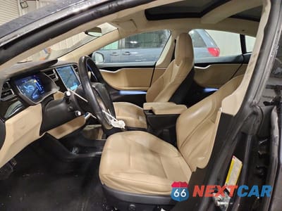 Zdjęcie 7 z 12 samochodu: 2015 TESLA MODEL S VIN:5YJSA1E15FF114115 - miniatura