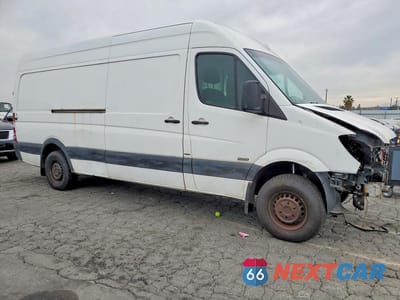 Czwarte zdjęcie samochodu z boku: 2011 MERCEDES-BENZ SPRINTER 2500 VIN:WD3PE8CB4B5568263 - miniatura