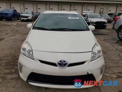 Piąte zdjęcie samochodu w środku: 2015 TOYOTA PRIUS VIN:JTDKN3DUXF0484616 - miniatura