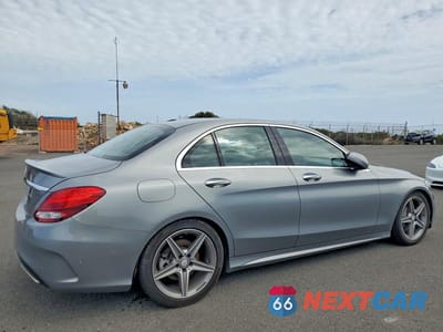 Trzecie zdjęcie samochodu z tyłu: 2016 MERCEDES-BENZ C 300 VIN:55SWF4JB3GU156396 - miniatura