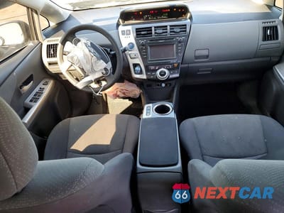 Zdjęcie 8 z 11 samochodu: 2012 TOYOTA PRIUS V VIN:JTDZN3EU8C3056793 - miniatura