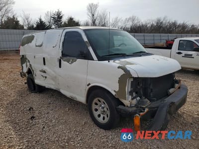 Czwarte zdjęcie samochodu z boku: 2010 CHEVROLET EXPRESS G1500 VIN:1GCUGADX7A1102840 - miniatura