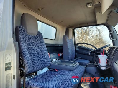 Zdjęcie 11 z 13 samochodu: 2023 ISUZU NPR HD BOX TRUCK VIN:54DC4W1D1PS207626 - miniatura