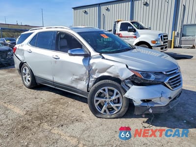 Czwarte zdjęcie samochodu z boku: 2020 CHEVROLET EQUINOX PREMIER VIN:2GNAXNEV5L6188163 - miniatura