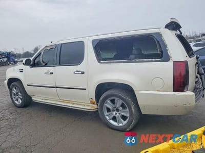 Drugie zdjęcie samochodu z przodu: 2011 CADILLAC ESCALADE ESV LUXURY VIN:1GYS4HEF0BR101430 - miniatura