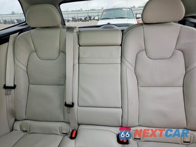 Zdjęcie 10 z 12 samochodu: 2018 VOLVO XC60 T6 VIN:LYVA22RL9JB087716 - miniatura