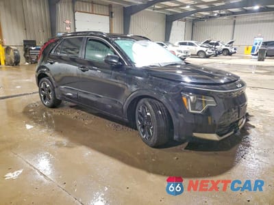 Czwarte zdjęcie samochodu z boku: 2023 KIA NIRO EV WIND VIN:KNDCR3L18P5053860 - miniatura