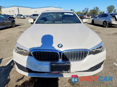 Piąte zdjęcie samochodu w środku: 2018 BMW 530E VIN:WBAJA9C5XJB249910 - miniatura