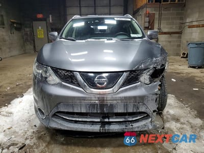 Piąte zdjęcie samochodu w środku: 2019 NISSAN ROGUE SPORT S VIN:JN1BJ1CR6KW321792 - miniatura