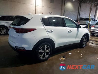 Trzecie zdjęcie samochodu z tyłu: 2020 KIA SPORTAGE LX VIN:KNDPM3AC9L7798099 - miniatura