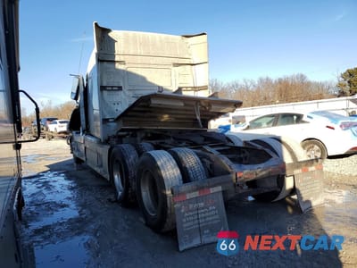 Trzecie zdjęcie samochodu z tyłu: 2025 VOLVO VNR SEMI TRUCK VIN:4V4WC9EH9SN679913 - miniatura