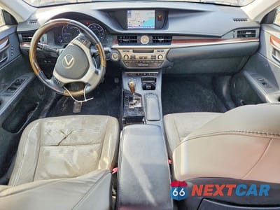 Zdjęcie 8 z 12 samochodu: 2013 LEXUS ES 350 BASE VIN:JTHBK1GG0D2011908 - miniatura